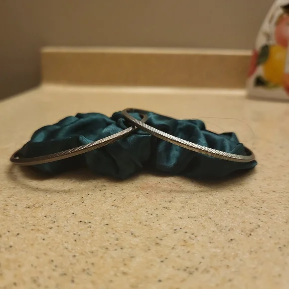 Two bracelets - Picture 3 of 3